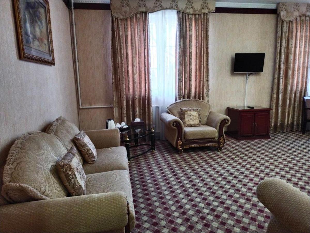 Asia Tashkent Hotel Esterno foto