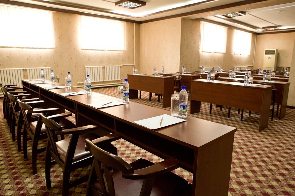 Asia Tashkent Hotel Esterno foto
