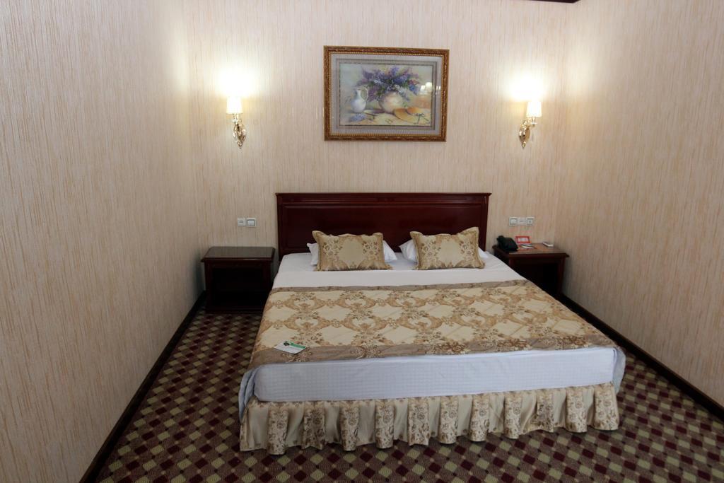 Asia Tashkent Hotel Esterno foto